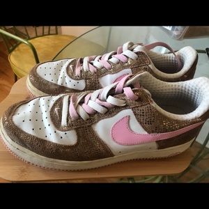 Vintage Nike Air Sneaker/Shoes Pink leopard Sz 9.5